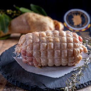 Farcits de pollastre buti crua, panses, prunes, nous,